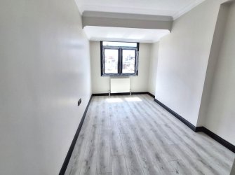 Bahçelievler'de Metroya Yakın 2+1 Sıfır 5, Kat Asansörlü 80 m2 Balkonlu