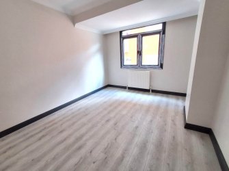 Bahçelievler'de Metroya Yakın 2+1 Sıfır 5, Kat Asansörlü 80 m2 Balkonlu