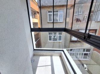 Bahçelievler'de Metroya Yakın 2+1 Sıfır 5, Kat Asansörlü 80 m2 Balkonlu