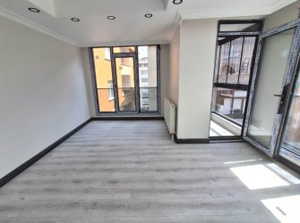 Bahçelievler'de Metroya Yakın 2+1 Sıfır 5, Kat Asansörlü 80 m2 Balkonlu