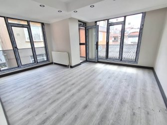 Bahçelievler'de Metroya Yakın 2+1 Sıfır 5, Kat Asansörlü 80 m2 Balkonlu