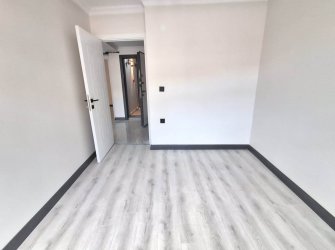 Bahçelievler Parseller'de 5,Kat Ön Cephe 2+1 Sıfır 80 m2 Asansörlü