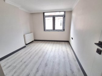 Bahçelievler Parseller'de 5,Kat Ön Cephe 2+1 Sıfır 80 m2 Asansörlü