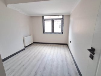 Bahçelievler Parseller'de 5,Kat Ön Cephe 2+1 Sıfır 80 m2 Asansörlü