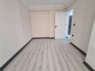 Bahçelievler Parseller'de 5,Kat Ön Cephe 2+1 Sıfır 80 m2 Asansörlü