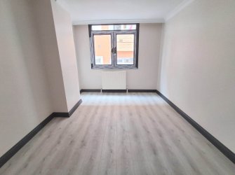 Bahçelievler Parseller'de 5,Kat Ön Cephe 2+1 Sıfır 80 m2 Asansörlü