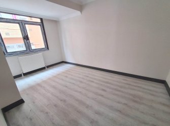 Bahçelievler Parseller'de 5,Kat Ön Cephe 2+1 Sıfır 80 m2 Asansörlü