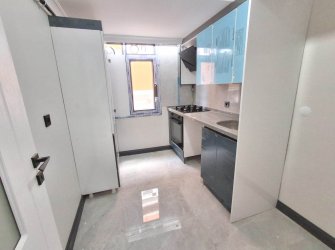 Bahçelievler Parseller'de 5,Kat Ön Cephe 2+1 Sıfır 80 m2 Asansörlü