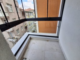 Bahçelievler Parseller'de 5,Kat Ön Cephe 2+1 Sıfır 80 m2 Asansörlü