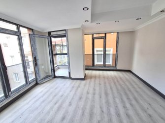 Bahçelievler Parseller'de 5,Kat Ön Cephe 2+1 Sıfır 80 m2 Asansörlü