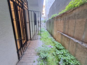 Güngören Güven'de 2+1 İskanlı 70 m2 Bahçe Katı 2 Yıllık Bina