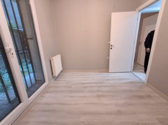 Güngören Güven'de 2+1 İskanlı 70 m2 Bahçe Katı 2 Yıllık Bina