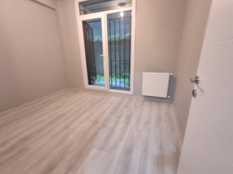 Güngören Güven'de 2+1 İskanlı 70 m2 Bahçe Katı 2 Yıllık Bina