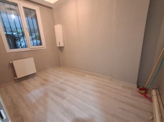 Güngören Güven'de 2+1 İskanlı 70 m2 Bahçe Katı 2 Yıllık Bina