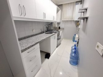 Güngören Güven'de 2+1 İskanlı 70 m2 Bahçe Katı 2 Yıllık Bina