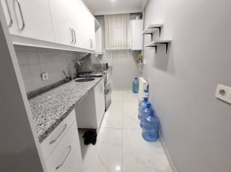 Güngören Güven'de 2+1 İskanlı 70 m2 Bahçe Katı 2 Yıllık Bina