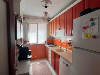 Güngören Güneştepe'de 2,Kat  Balkonlu 2+1 Kredili 2010 Yapımı
