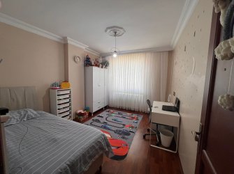 Güngören Güneştepe'de 2,Kat  Balkonlu 2+1 Kredili 2010 Yapımı