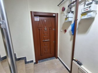 Bahçelievler Camlıkahve'de 2,Kat E.Banyolu 2+1 Asansörlü 100 m2