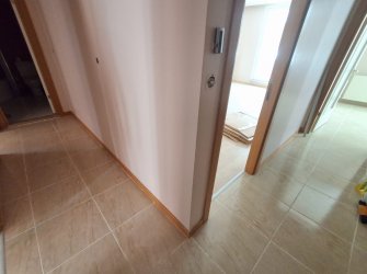 Bahçelievler Camlıkahve'de 2,Kat E.Banyolu 2+1 Asansörlü 100 m2