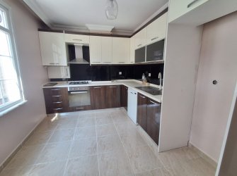 Bahçelievler Camlıkahve'de 2,Kat E.Banyolu 2+1 Asansörlü 100 m2