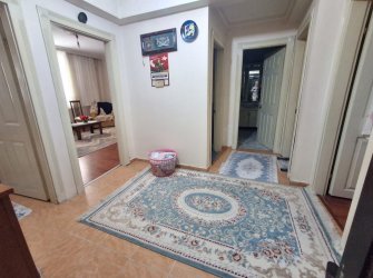 Bahçelievler Cumhuriyet'te 20 Yıllık 2+1 Asansörlü 90 m2 Y.Giriş