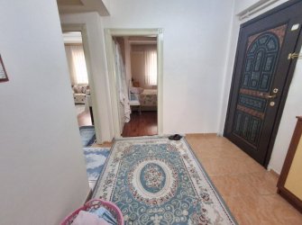 Bahçelievler Cumhuriyet'te 20 Yıllık 2+1 Asansörlü 90 m2 Y.Giriş