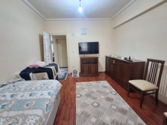 Bahçelievler Cumhuriyet'te 20 Yıllık 2+1 Asansörlü 90 m2 Y.Giriş