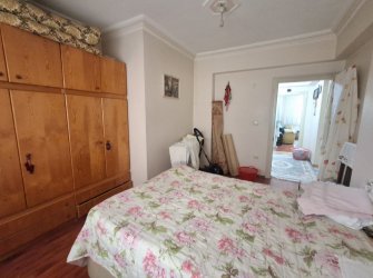 Bahçelievler Cumhuriyet'te 20 Yıllık 2+1 Asansörlü 90 m2 Y.Giriş
