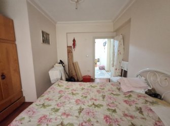 Bahçelievler Cumhuriyet'te 20 Yıllık 2+1 Asansörlü 90 m2 Y.Giriş