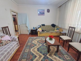 Bahçelievler Cumhuriyet'te 20 Yıllık 2+1 Asansörlü 90 m2 Y.Giriş