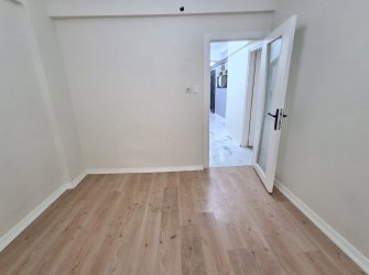 Bahçelievler Çavuşpaşa'da 2+1 Arsa Tapulu 85 m2 İçi Yapılı B.Katı