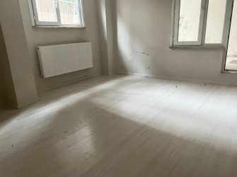 Güngören'de Tramvaya Otoparka Yakın 2+1 Bahçe Katı 80 m2