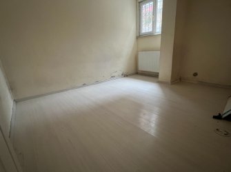 Güngören'de Tramvaya Otoparka Yakın 2+1 Bahçe Katı 80 m2