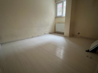 Güngören'de Tramvaya Otoparka Yakın 2+1 Bahçe Katı 80 m2