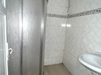 Güngören'de Tramvaya Otoparka Yakın 2+1 Bahçe Katı 80 m2