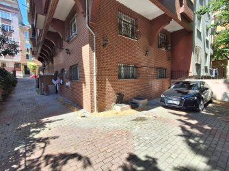 Güngören Güneştepe 'de 2+1 Kredili 90 m2 Bahçe Katı 2007 Yapımı