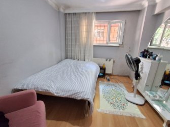 Güngören Güneştepe 'de 2+1 Kredili 90 m2 Bahçe Katı 2007 Yapımı