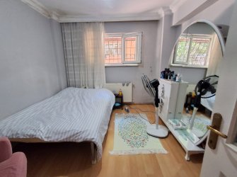 Güngören Güneştepe 'de 2+1 Kredili 90 m2 Bahçe Katı 2007 Yapımı