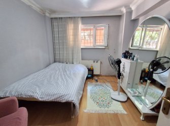Güngören Güneştepe 'de 2+1 Kredili 90 m2 Bahçe Katı 2007 Yapımı