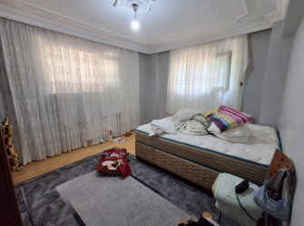Güngören Güneştepe 'de 2+1 Kredili 90 m2 Bahçe Katı 2007 Yapımı