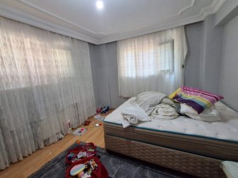 Güngören Güneştepe 'de 2+1 Kredili 90 m2 Bahçe Katı 2007 Yapımı