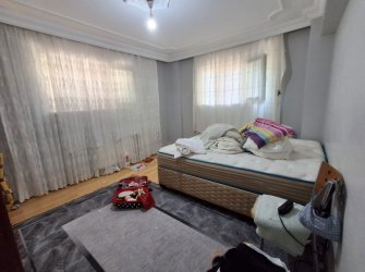 Güngören Güneştepe 'de 2+1 Kredili 90 m2 Bahçe Katı 2007 Yapımı