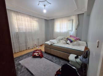 Güngören Güneştepe 'de 2+1 Kredili 90 m2 Bahçe Katı 2007 Yapımı