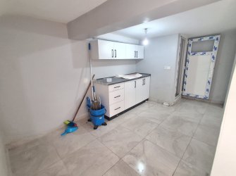 Güngören Haznedar'da İskanlı 75 m2 Mutfaklı Wc'li Bodrum Dükkan