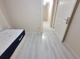 Güngören'de Tramvaya Yakın 2+1 Bahçe Katı 12 Yıllık Bina 80 m2