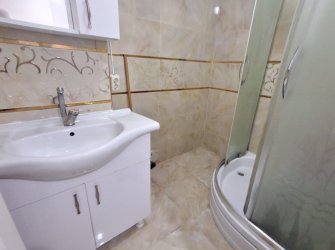 Güngören'de Tramvaya Yakın 2+1 Bahçe Katı 12 Yıllık Bina 80 m2