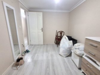 Güngören'de Tramvaya Yakın 2+1 Bahçe Katı 12 Yıllık Bina 80 m2
