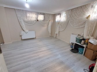 Güngören'de Tramvaya Yakın 2+1 Bahçe Katı 12 Yıllık Bina 80 m2