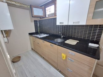 Güngören'de Tramvaya Yakın 2+1 Bahçe Katı 12 Yıllık Bina 80 m2